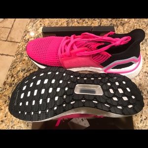 Ultra boost Women’s SZ 7.5